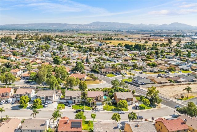 28575 Cherokee Rose, Highland, CA 92346