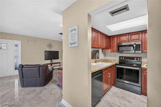 3358 Royal Canadian TRCE 3, Fort Myers, FL 33907