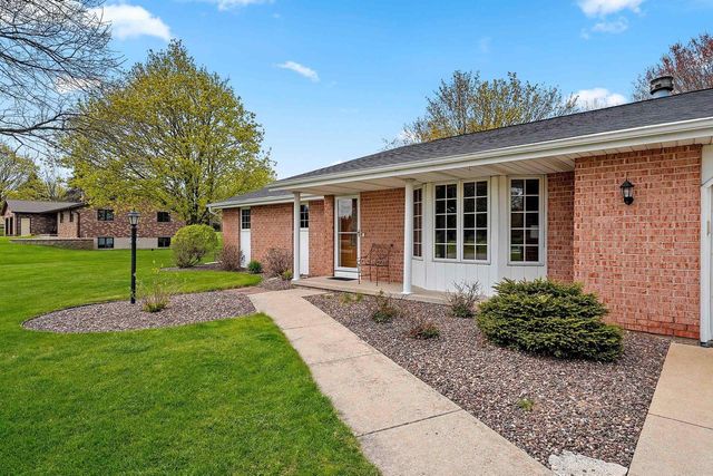 2504 STONEGATE DRIVE, Suamico, WI 54313