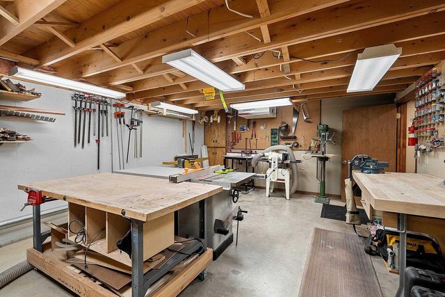 2504 STONEGATE DRIVE, Suamico, WI 54313