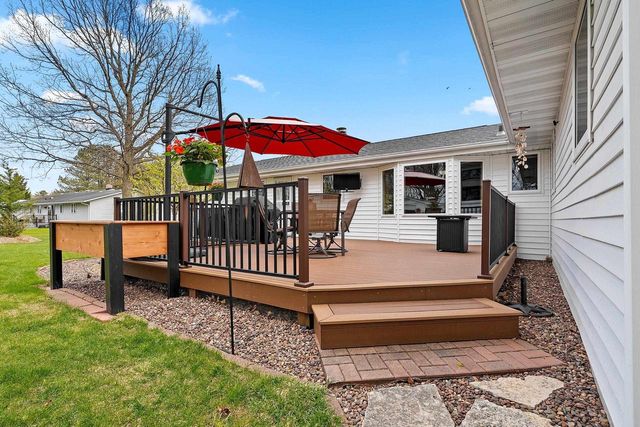 2504 STONEGATE DRIVE, Suamico, WI 54313