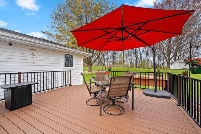 2504 STONEGATE DRIVE, Suamico, WI 54313