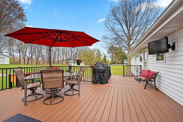 2504 STONEGATE DRIVE, Suamico, WI 54313