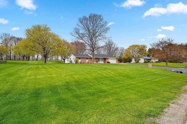 2504 STONEGATE DRIVE, Suamico, WI 54313