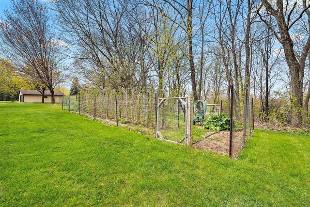 2504 STONEGATE DRIVE, Suamico, WI 54313