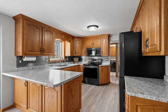 2504 STONEGATE DRIVE, Suamico, WI 54313