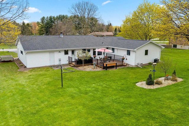 2504 STONEGATE DRIVE, Suamico, WI 54313