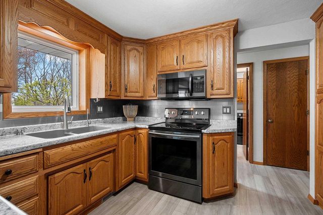 2504 STONEGATE DRIVE, Suamico, WI 54313