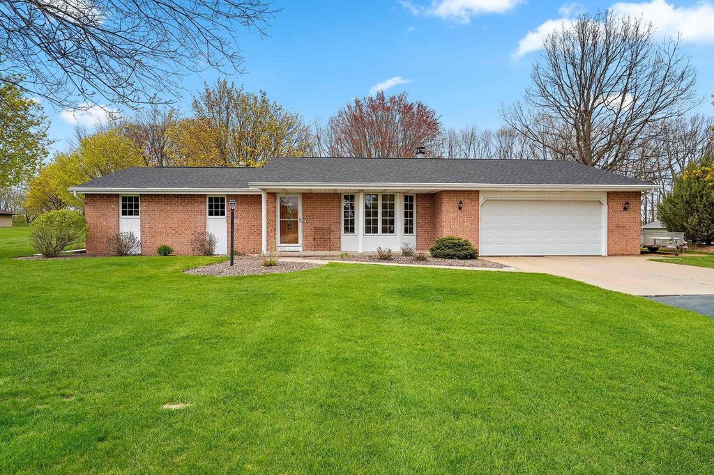 2504 STONEGATE DRIVE, Suamico, WI 54313