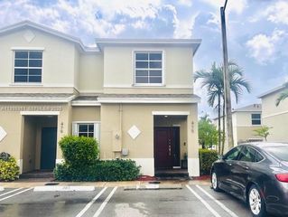 475 NE 5th Ln, Florida City, FL 33034