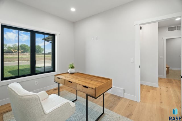 1127 E Thompson Pl Place, Tea, SD 57064