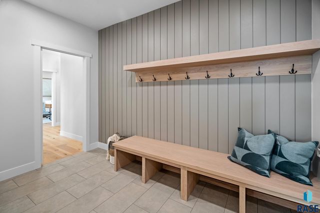 1127 E Thompson Pl Place, Tea, SD 57064