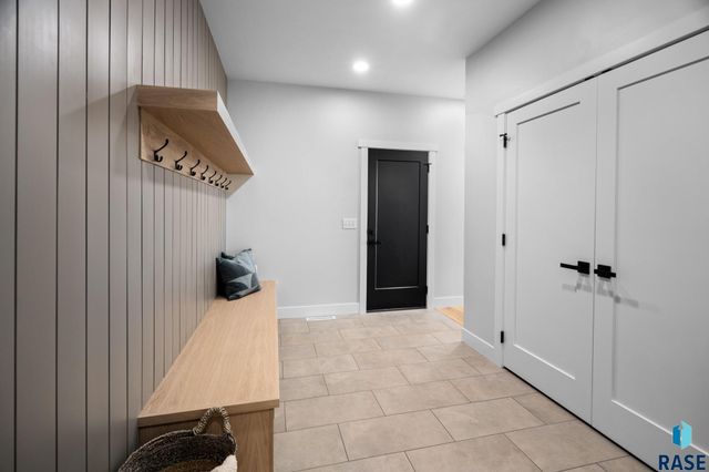 1127 E Thompson Pl Place, Tea, SD 57064