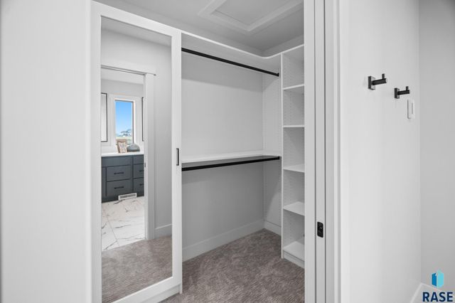 1127 E Thompson Pl Place, Tea, SD 57064