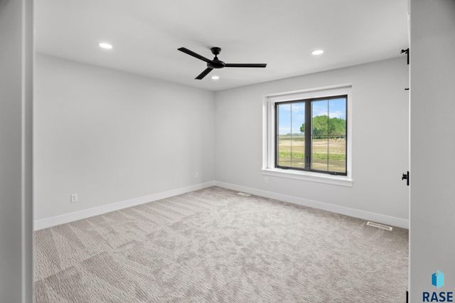 1127 E Thompson Pl Place, Tea, SD 57064