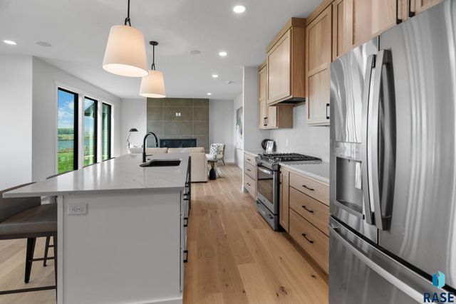 1127 E Thompson Pl Place, Tea, SD 57064