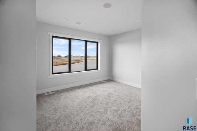 1127 E Thompson Pl Place, Tea, SD 57064