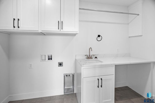 1127 E Thompson Pl Place, Tea, SD 57064