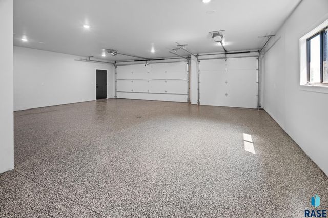 1127 E Thompson Pl Place, Tea, SD 57064