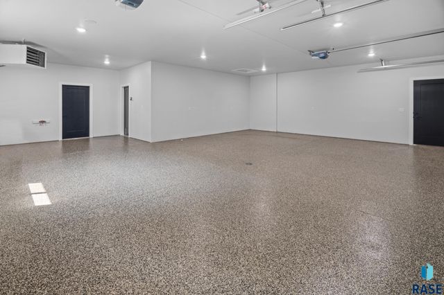 1127 E Thompson Pl Place, Tea, SD 57064