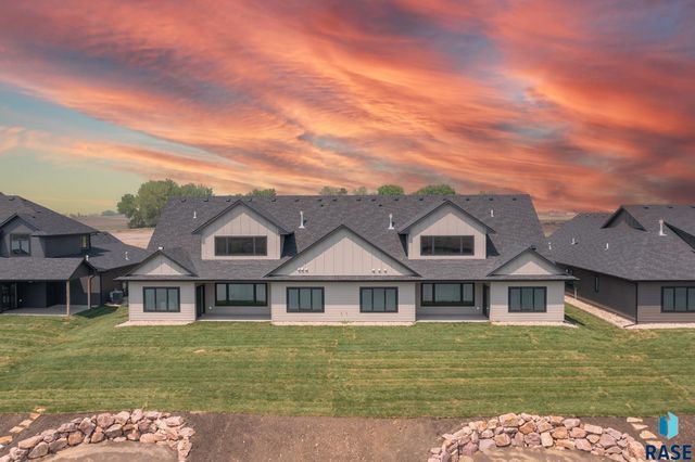 1127 E Thompson Pl Place, Tea, SD 57064