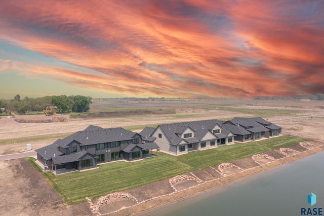 1127 E Thompson Pl Place, Tea, SD 57064