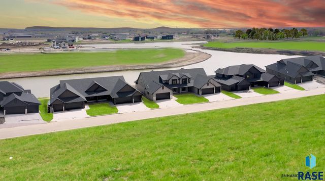 1127 E Thompson Pl Place, Tea, SD 57064