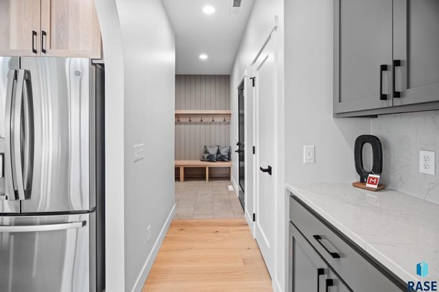 1127 E Thompson Pl Place, Tea, SD 57064