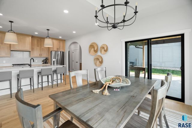 1127 E Thompson Pl Place, Tea, SD 57064