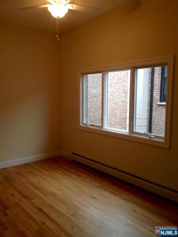 52 W Homestead Avenue A, Palisades Park, NJ 07650