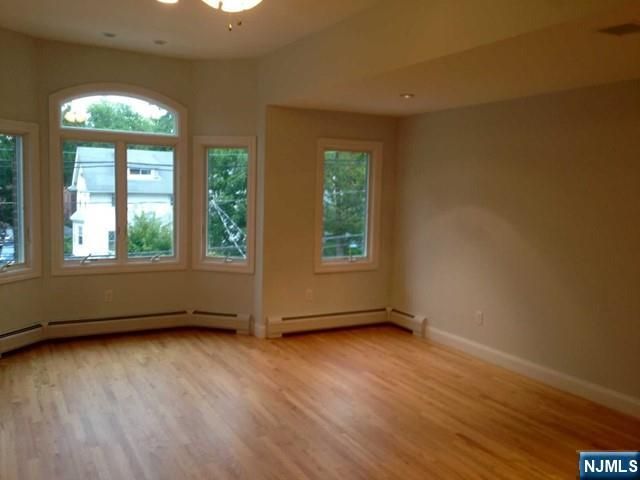 52 W Homestead Avenue A, Palisades Park, NJ 07650