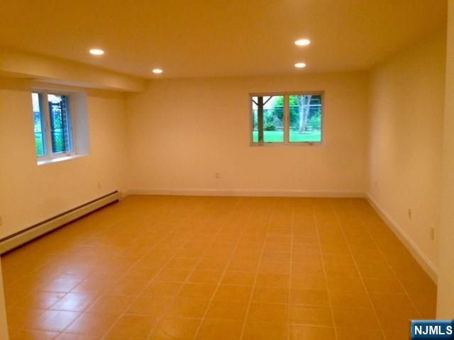 52 W Homestead Avenue A, Palisades Park, NJ 07650