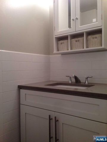 52 W Homestead Avenue A, Palisades Park, NJ 07650