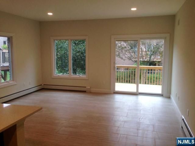 52 W Homestead Avenue A, Palisades Park, NJ 07650