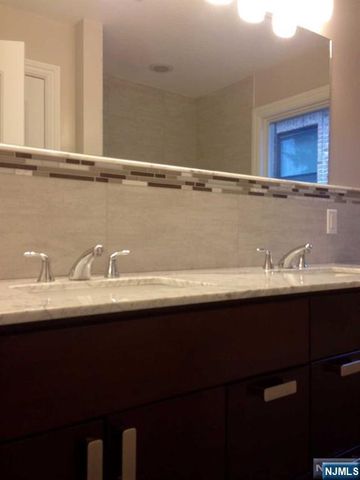 52 W Homestead Avenue A, Palisades Park, NJ 07650