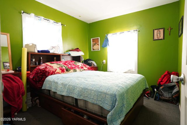 1016 N 2nd St, Yakima, WA 98901