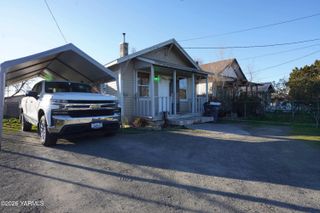 1016 N 2nd St, Yakima, WA 98901