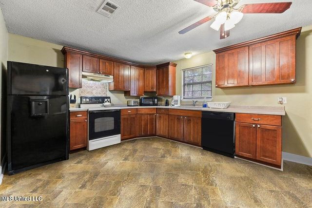 207 Mccaughan Avenue, Long Beach, MS 39560