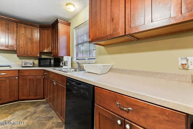 207 Mccaughan Avenue, Long Beach, MS 39560