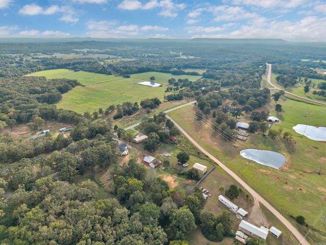 65 Pinter Ln, Morrilton, AR 72110