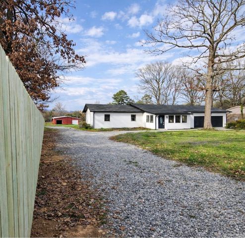 65 Pinter Ln, Morrilton, AR 72110