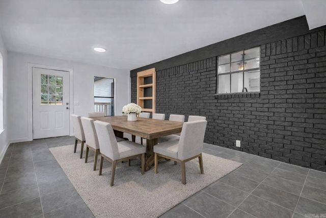 65 Pinter Ln, Morrilton, AR 72110