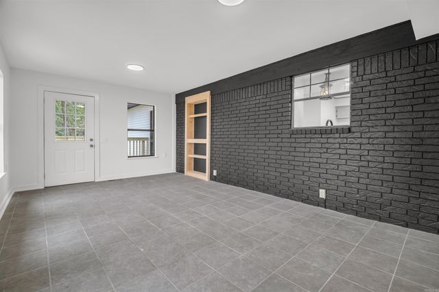 65 Pinter Ln, Morrilton, AR 72110