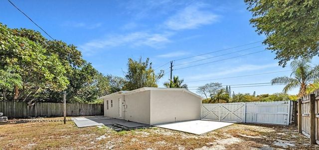 305 NE 8th Street, Pompano Beach, FL 33060