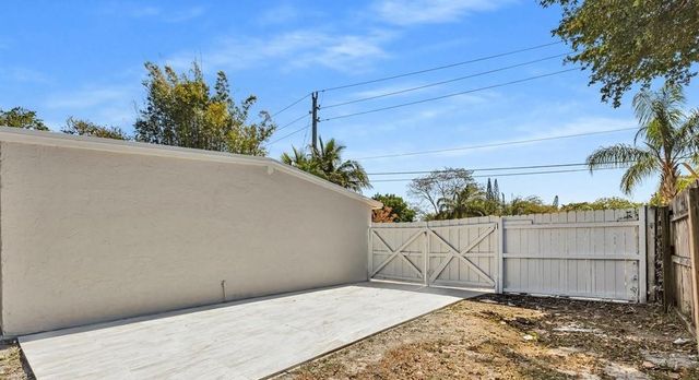 305 NE 8th Street, Pompano Beach, FL 33060