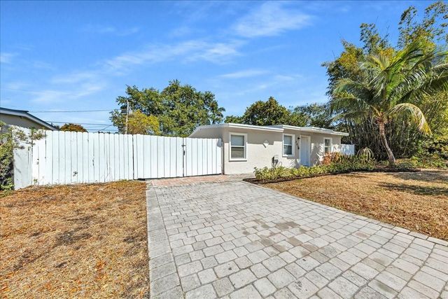 305 NE 8th Street, Pompano Beach, FL 33060
