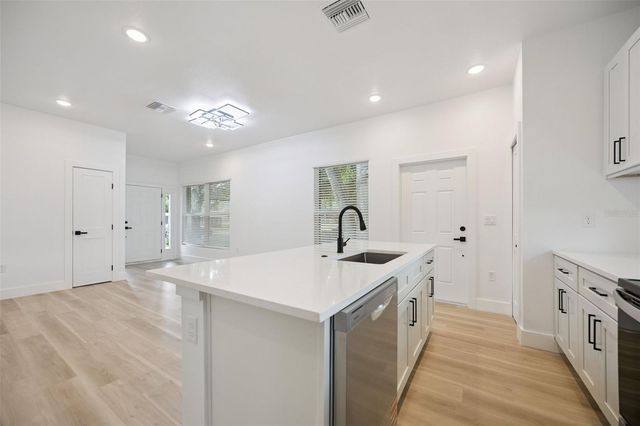 521 W HERRIOTT AVENUE, Oakland, FL 34760
