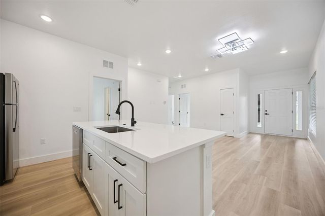 521 W HERRIOTT AVENUE, Oakland, FL 34760