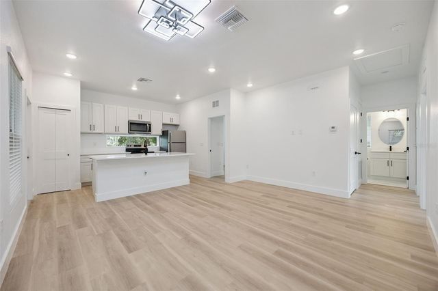521 W HERRIOTT AVENUE, Oakland, FL 34760