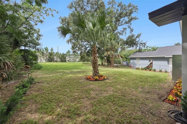 521 W HERRIOTT AVENUE, Oakland, FL 34760